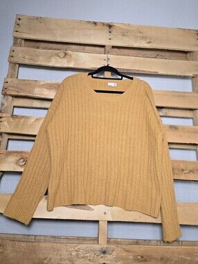 SO Ribbed Crewneck Sweater in Mustard Size:L